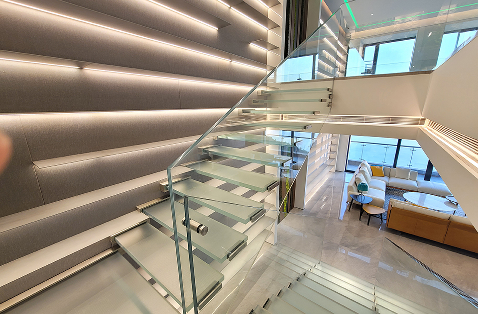 珠海银河湾别墅-悬浮式玻璃楼梯