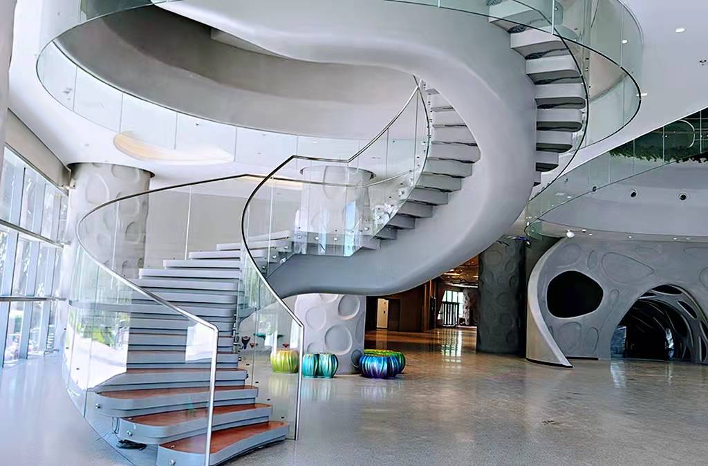 珠海横琴中医药科技创意博物馆大型”单梁“旋转式钢木楼梯，完美收官！