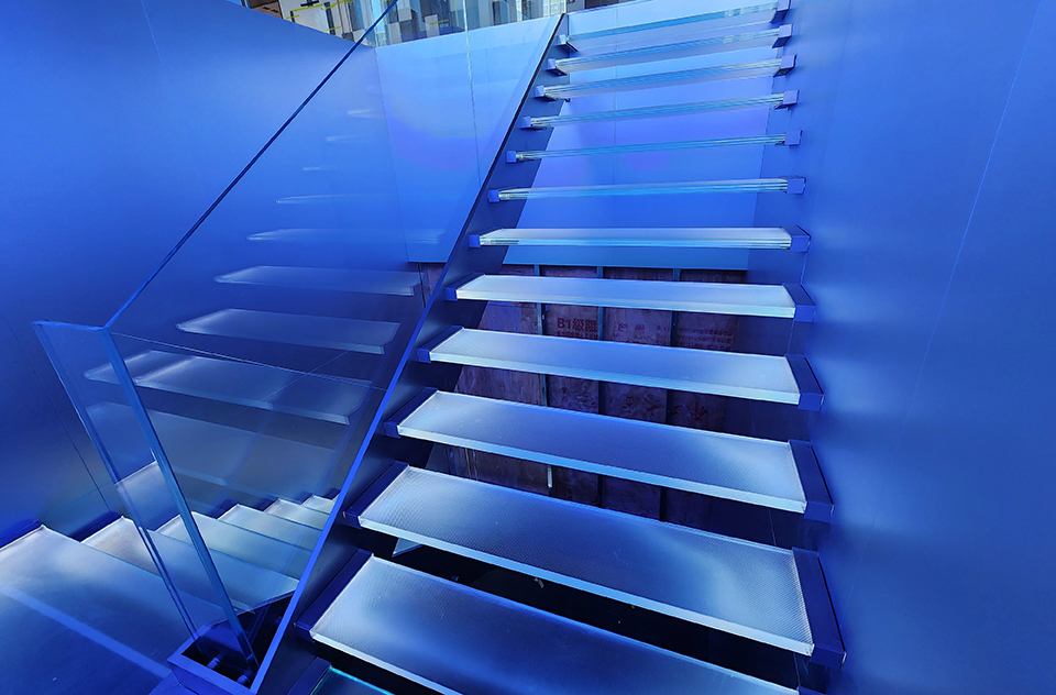 钢结构玻璃楼梯
